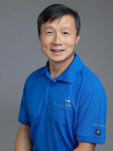 Acupuncturist Dong Li